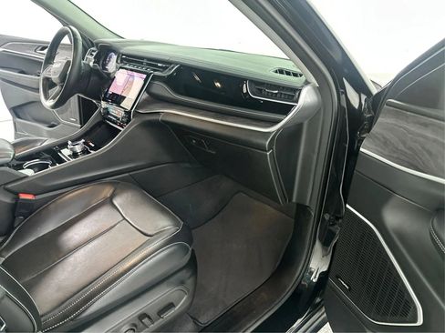 Used 2022 Jeep Grand Cherokee L Limited w/ Luxury Tech Group II image 29