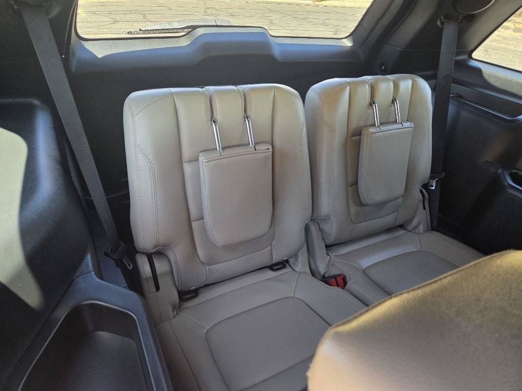 Used 2018 Ford Explorer Limited w/ Equipment Group 301A FWD image 18