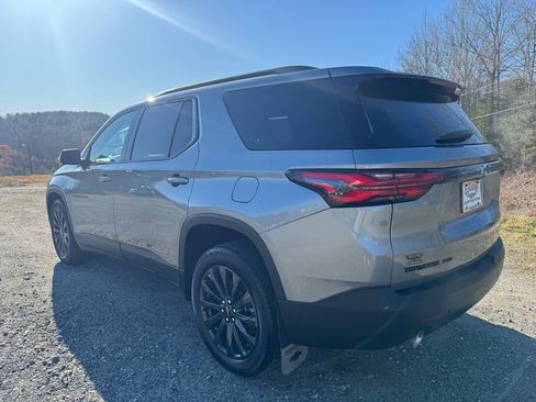 Used 2023 Chevrolet Traverse RS image 5