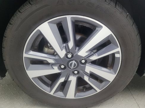 Used 2024 Nissan Versa S w/ S Plus Package FWD image 31