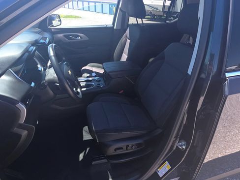 Used 2021 Chevrolet Traverse LT FWD image 9