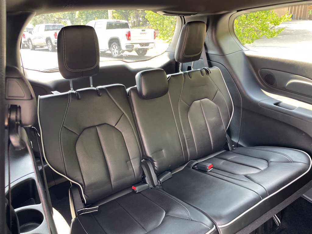 Used 2026 Chrysler Pacifica Limited FWD image 41