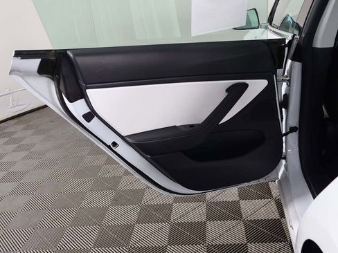 Used 2020 Tesla Model 3 Long Range image 24