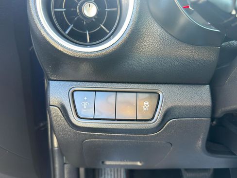 Used 2022 Kia Forte LXS image 17