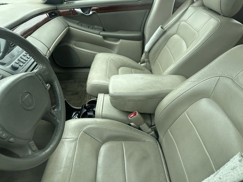 Used 2005 Cadillac De Ville w/ Deville Premium Package image 5