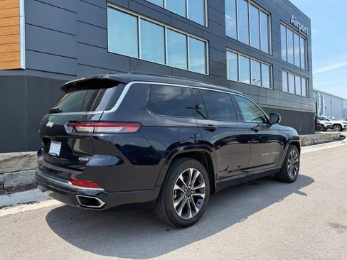 Used 2024 Jeep Grand Cherokee L Overland w/ Luxury Tech Group IV AWD/4WD image 3