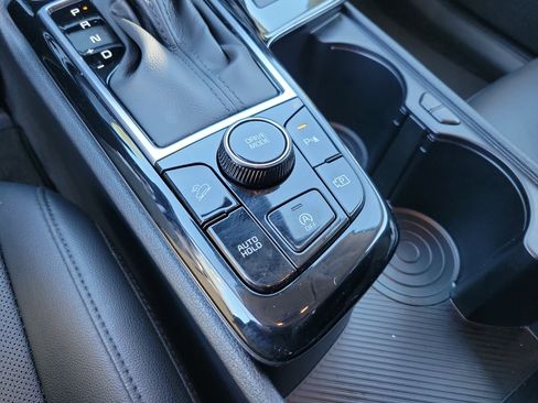 Used 2025 Kia Sportage EX image 13