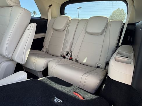 New 2026 Mercedes-Benz GLS 450 4MATIC image 31