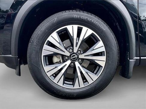 Used 2023 Nissan Rogue SV image 10