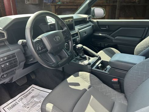 Used 2024 Toyota Tacoma SR w/ SR Upgrade Package AWD/4WD image 13