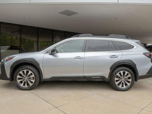 Certified 2023 Subaru Outback Limited AWD/4WD image 4