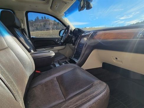 Used 2014 Cadillac Escalade ESV Platinum image 51