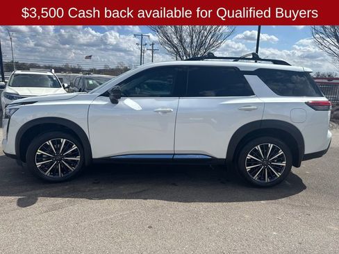 New 2026 Nissan Pathfinder Platinum image 4