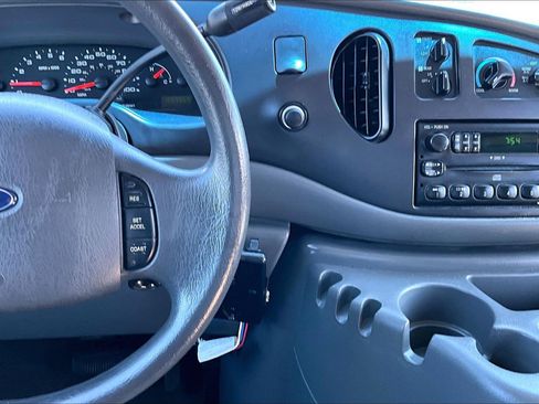 Used 2005 Ford E-350 and Econoline 350 XL RWD image 20