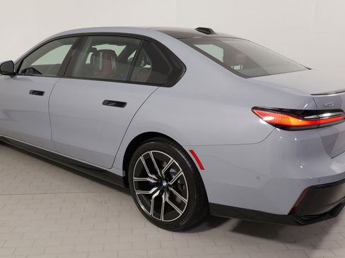 Used 2024 BMW 740i xDrive image 14