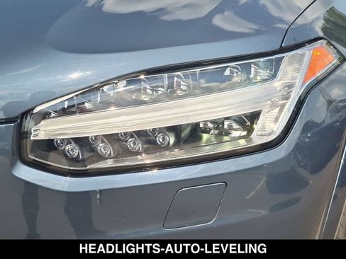 Used 2021 Volvo XC90 T5 Momentum w/ Climate Package AWD/4WD image 16