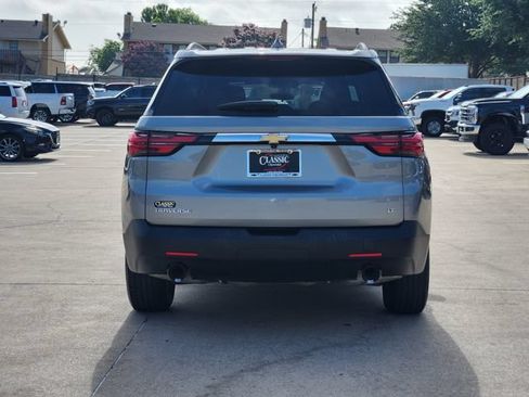 Used 2023 Chevrolet Traverse LT FWD image 13
