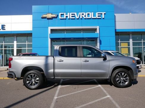 Used 2023 Chevrolet Silverado 1500 LT AWD/4WD image 25
