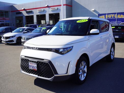 Used 2023 Kia Soul LX w/ Option Group 015 image 7