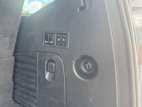 Used 2016 GMC Yukon SLT AWD/4WD image 30