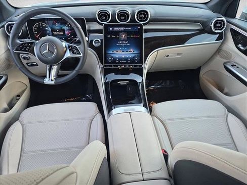 Used 2024 Mercedes-Benz GLC 300 image 17