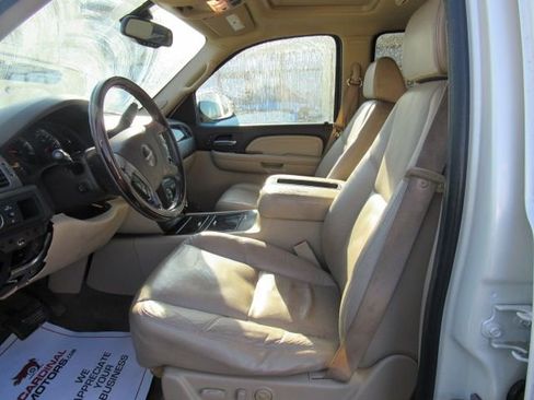 Used 2009 GMC Yukon Denali image 9