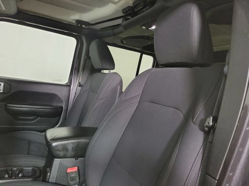Used 2018 Jeep Wrangler Unlimited Sport S AWD/4WD image 21