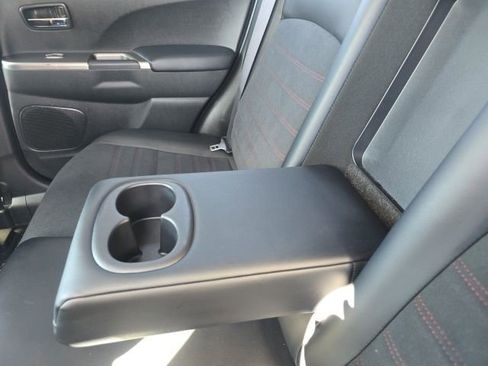 Used 2024 Mitsubishi Outlander Sport SE image 25