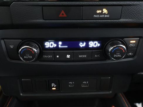 Used 2022 Nissan Frontier PRO-4X w/ Technology Package image 47