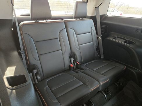Used 2023 GMC Acadia AT4 w/ Technology Package image 31