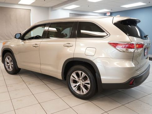 Used 2015 Toyota Highlander XLE AWD/4WD image 8
