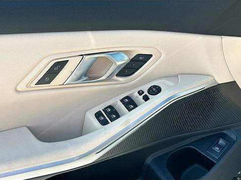 New 2025 BMW 330i Sedan w/ Convenience Package image 18