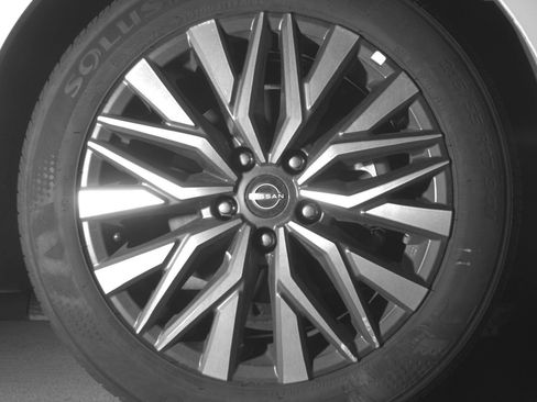 Used 2025 Nissan Altima 2.5 SV FWD image 16