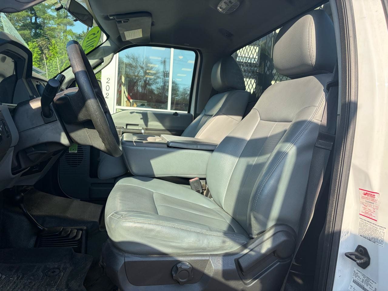 Used 2015 Ford F550 4x4 Regular Cab Super Duty image 22