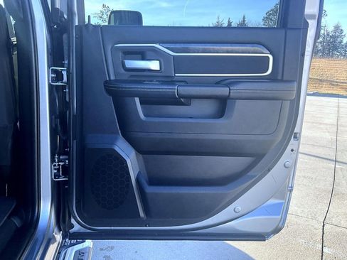 Used 2024 RAM 2500 Big Horn image 21