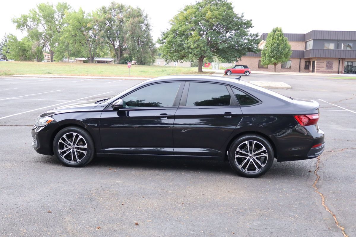 Used 2022 Volkswagen Jetta Sport FWD image 9