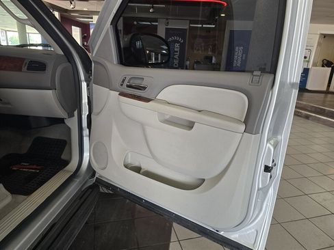 Used 2010 Chevrolet Tahoe LT AWD/4WD image 13