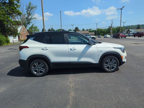 Used 2021 Kia Seltos S AWD/4WD image 8