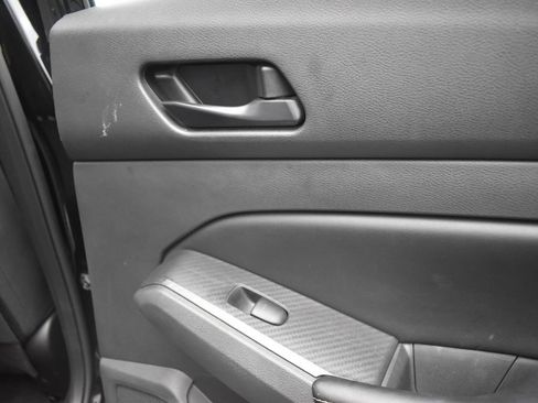 Used 2024 Nissan Altima 2.5 SV image 18