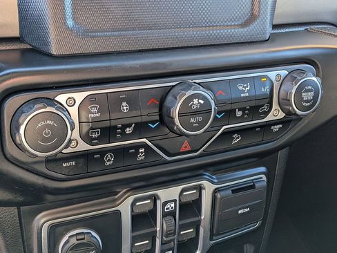 Used 2020 Jeep Wrangler Unlimited Sport image 24