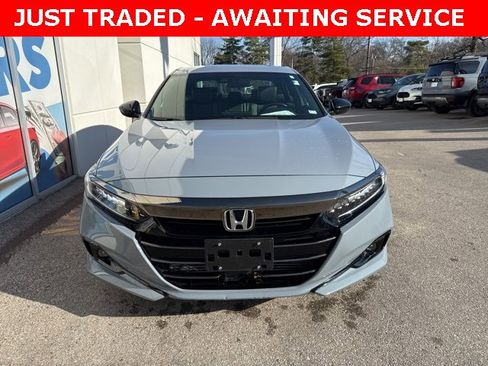 Used 2022 Honda Accord Sport image 2