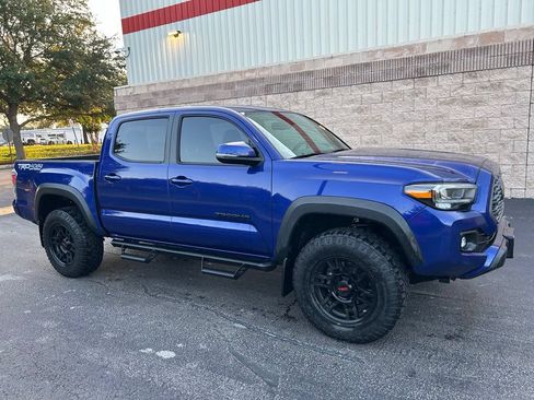 Used 2023 Toyota Tacoma TRD Off-Road w/ Technology Package AWD/4WD image 8