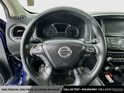 Used 2019 Nissan Pathfinder SV AWD/4WD image 10