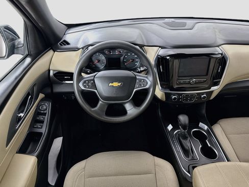 Used 2022 Chevrolet Traverse LS FWD image 22
