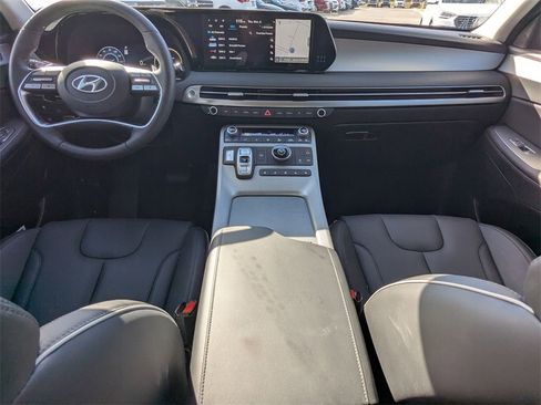 Certified 2025 Hyundai Palisade SEL image 17