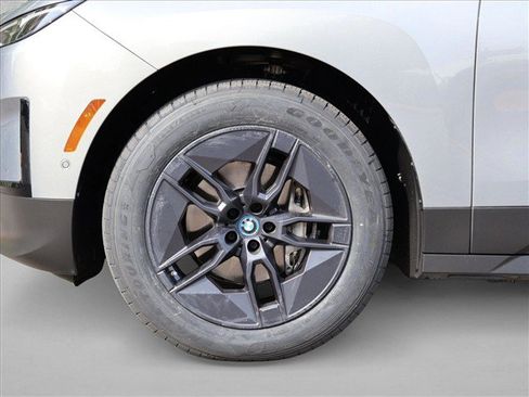 Certified 2023 BMW iX xDrive50 AWD/4WD image 28