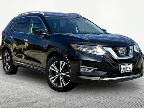 Used 2017 Nissan Rogue SL w/ SL Premium Package FWD image 1