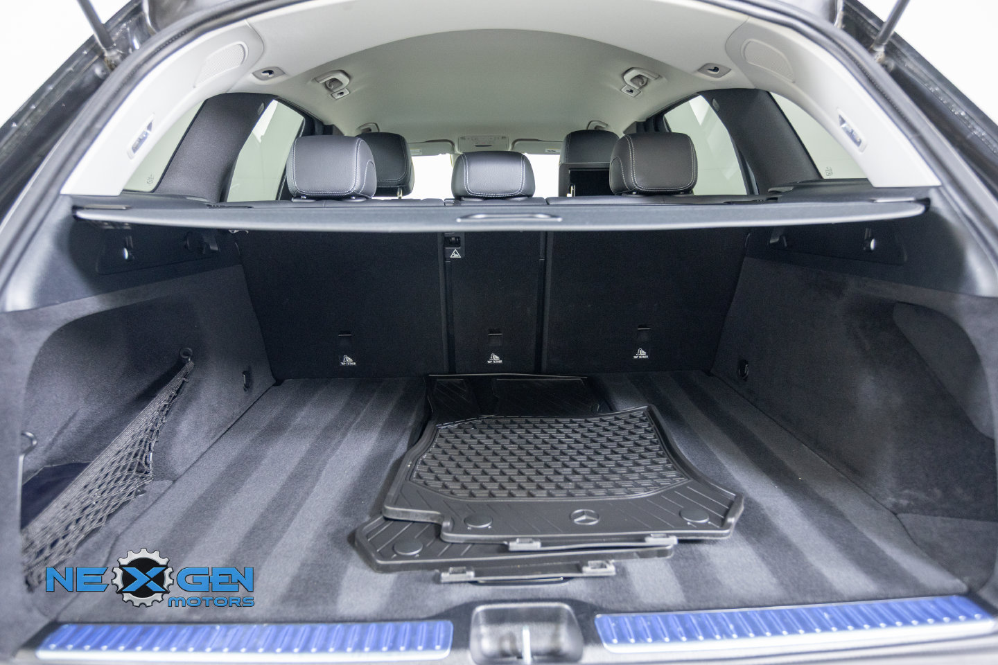 Used 2019 Mercedes-Benz GLC 300 4MATIC image 34