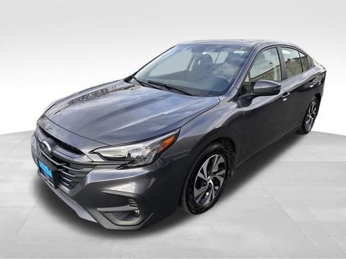 Used 2025 Subaru Legacy Premium image 3