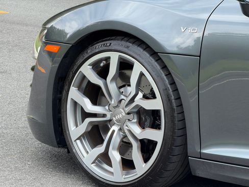 Used 2011 Audi R8 V10 AWD/4WD image 6
